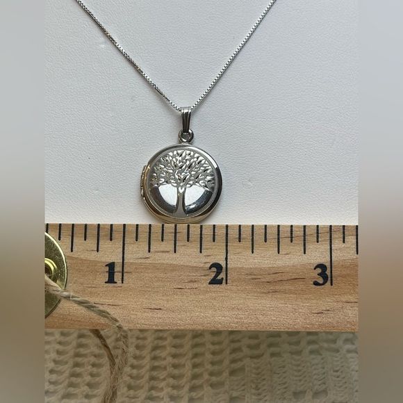 925 Sterling silver | Tree of life round circle locket | Silver locket and chain - Picture 7 of 10